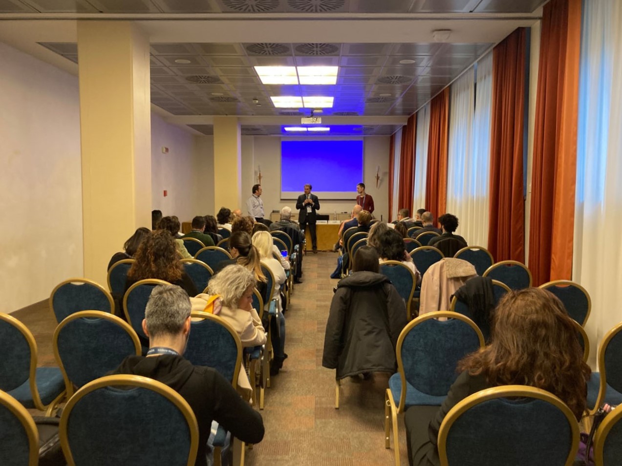 I partecipanti del convegno Prisma ascoltano l'intervento di Fabio