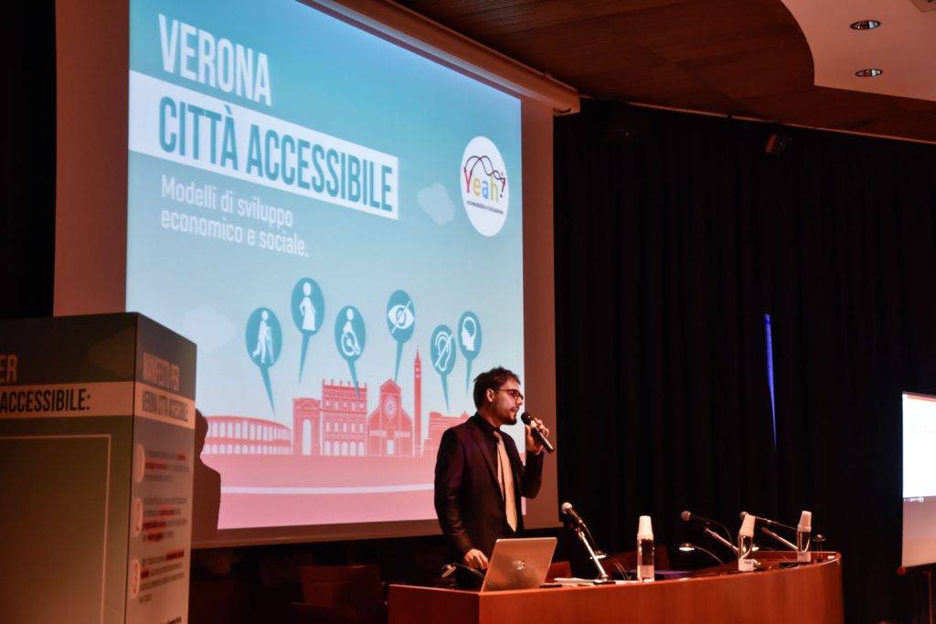 Marco mentre interviene durante l'evento Verona Città Accessibile
